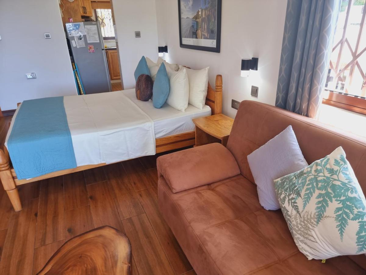 Drake Seaside Studio Apartments Bel Ombre Dış mekan fotoğraf