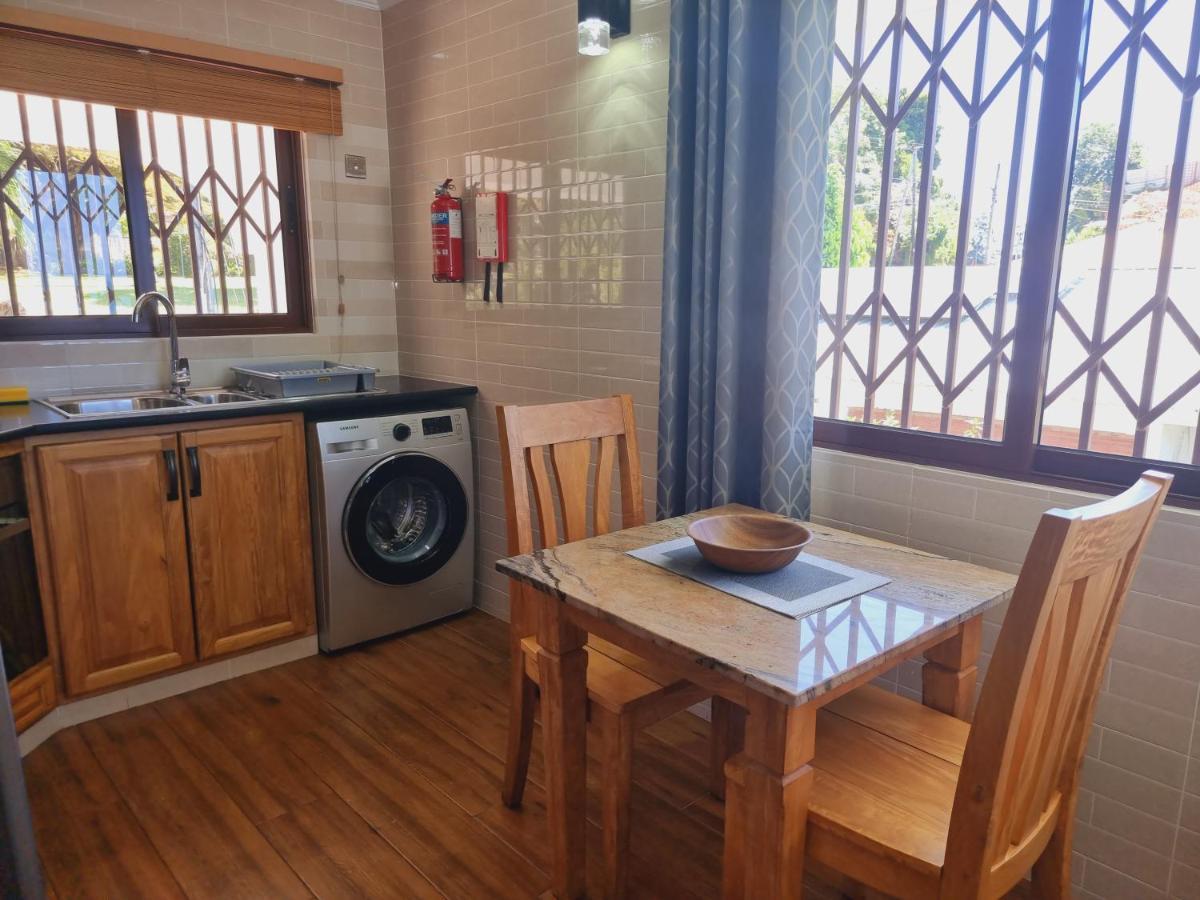 Drake Seaside Studio Apartments Bel Ombre Dış mekan fotoğraf